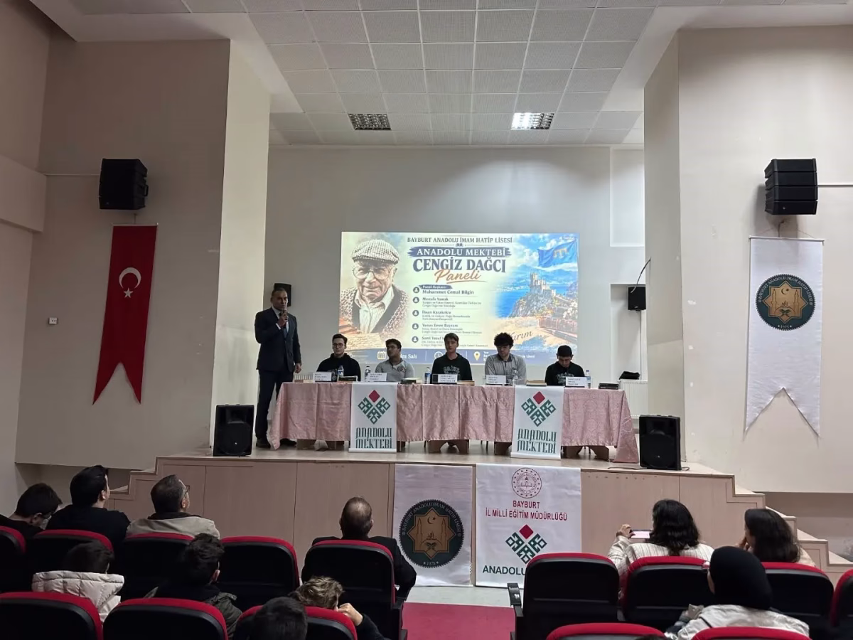 Anadolu Mektebi Cengiz Dağcı Paneli Anadolu İmam Hatip Lisesinde devam etti