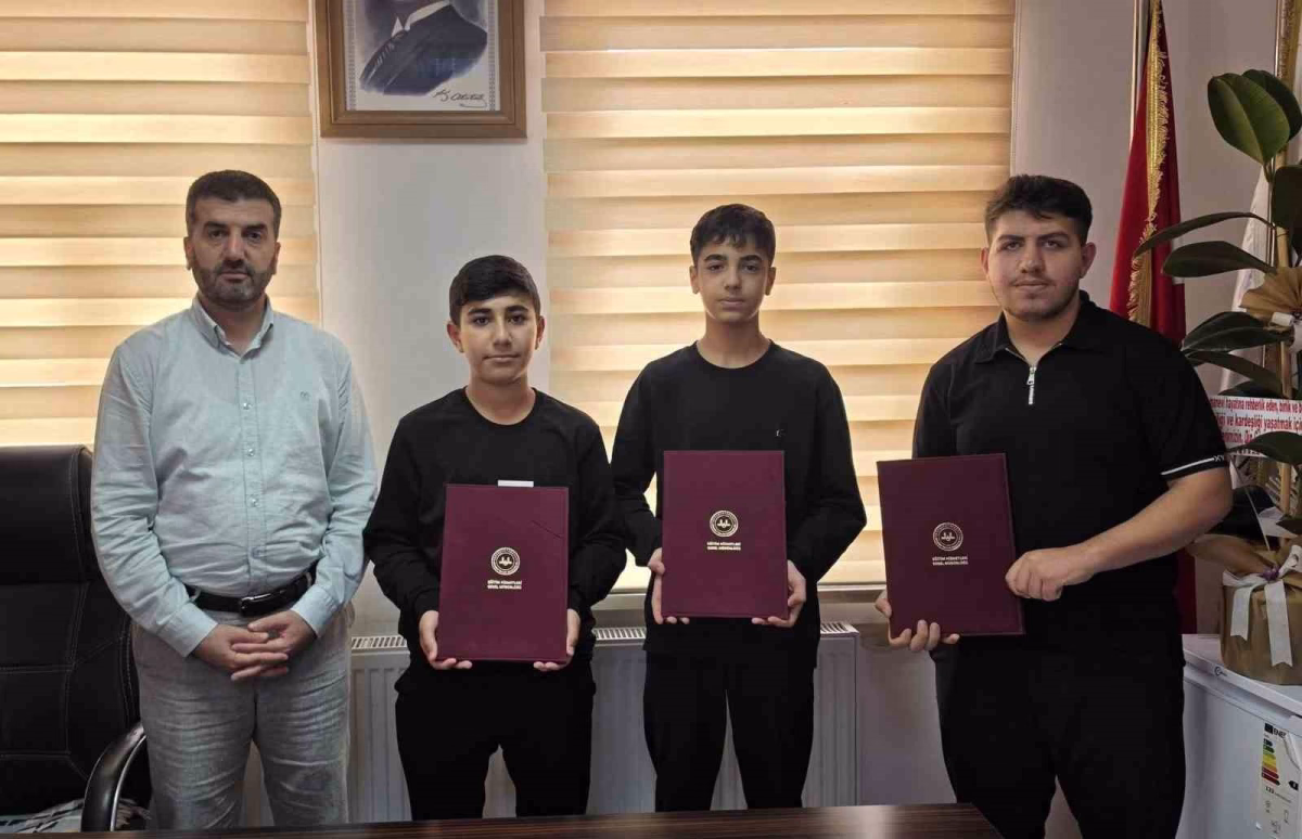 Çermik’te hafızlık eğitimini tamamlayan Kur’an kursu öğrencilerine belgeleri verildi