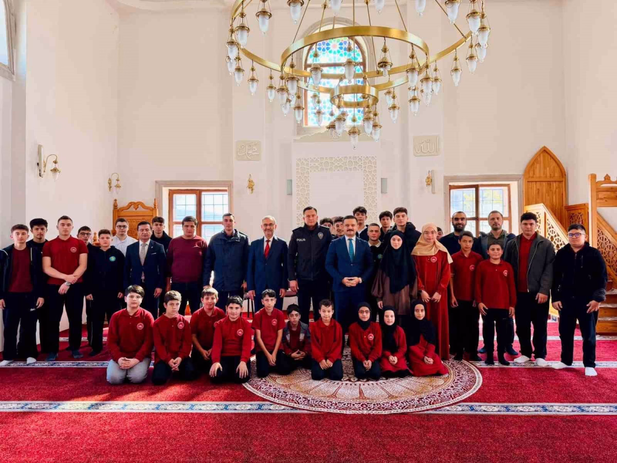 Kaymakam Titiz gençlerle buluştu