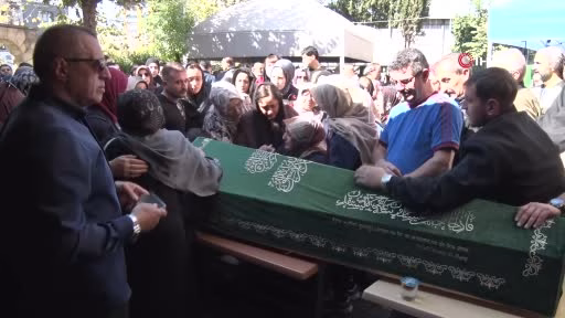 Maltepe’de enkaz altında hayatını kaybeden kardeşler gözyaşlarıyla uğurlandı
