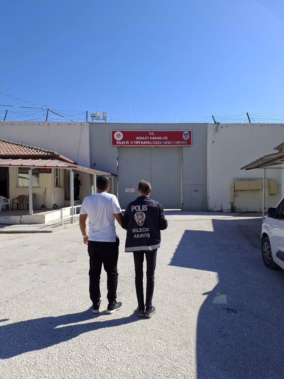 ’Parada Sahtecilik’ suçundan 7 yıl 9 ay hapis cezası bulunan şahıs yakalandı