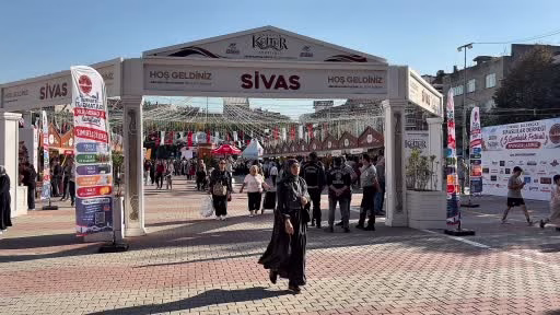 Sultangazi’de 5’inci ‘Sivas Gardaşlık Günleri’nde’ birlik ve beraberlik mesajları verildi