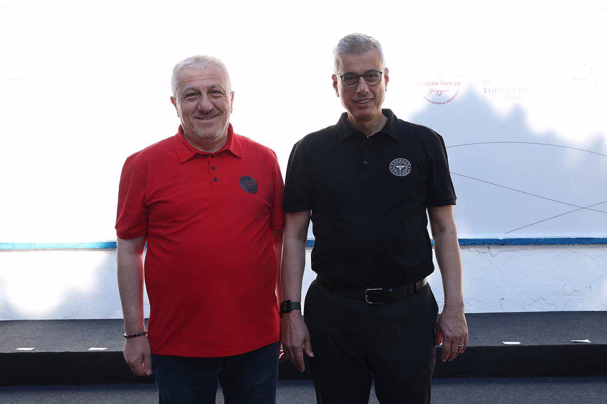 Fevzi Yavuzyılmaz İzmir'deki Sağlık Toplantısına Katıldı
