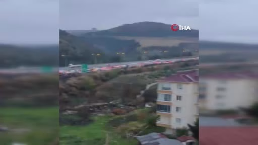 Ankara'da servis aracı devrildi: 3 yaralı