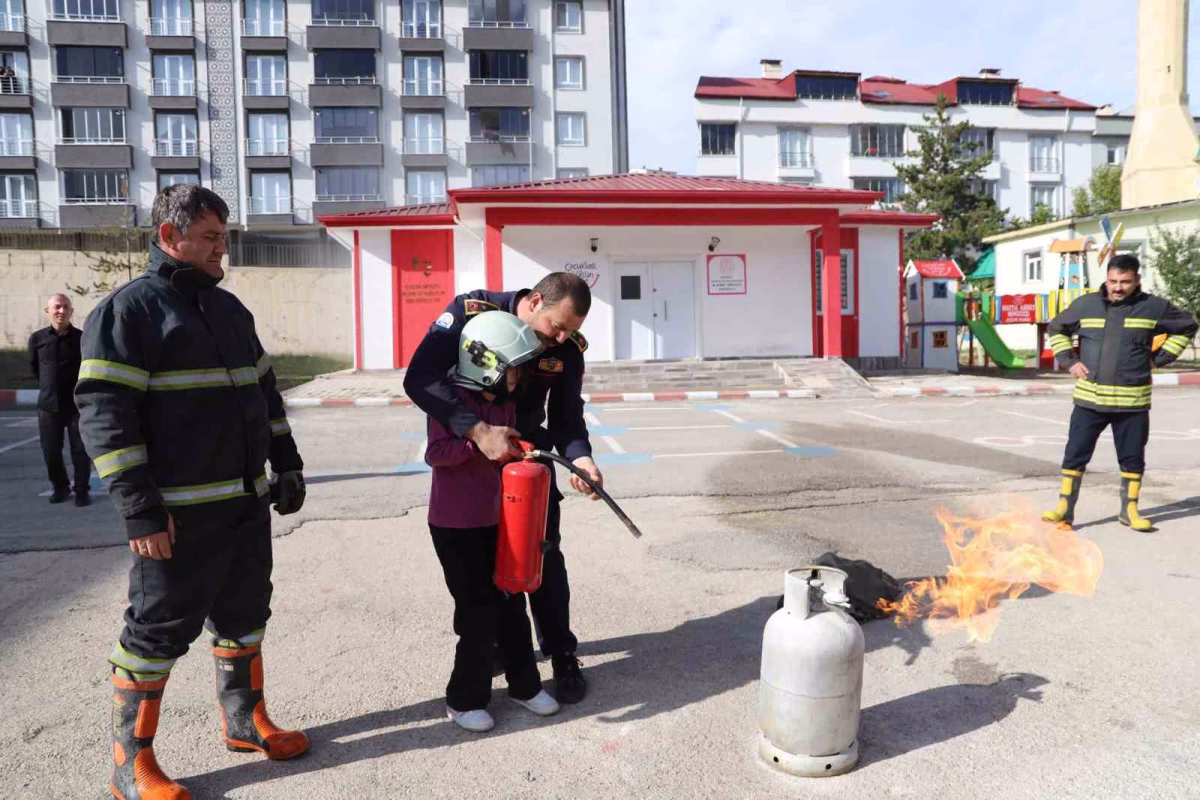 Bayburt’ta Okulda Gerçeği Aratmayan Afet Tatbikatı