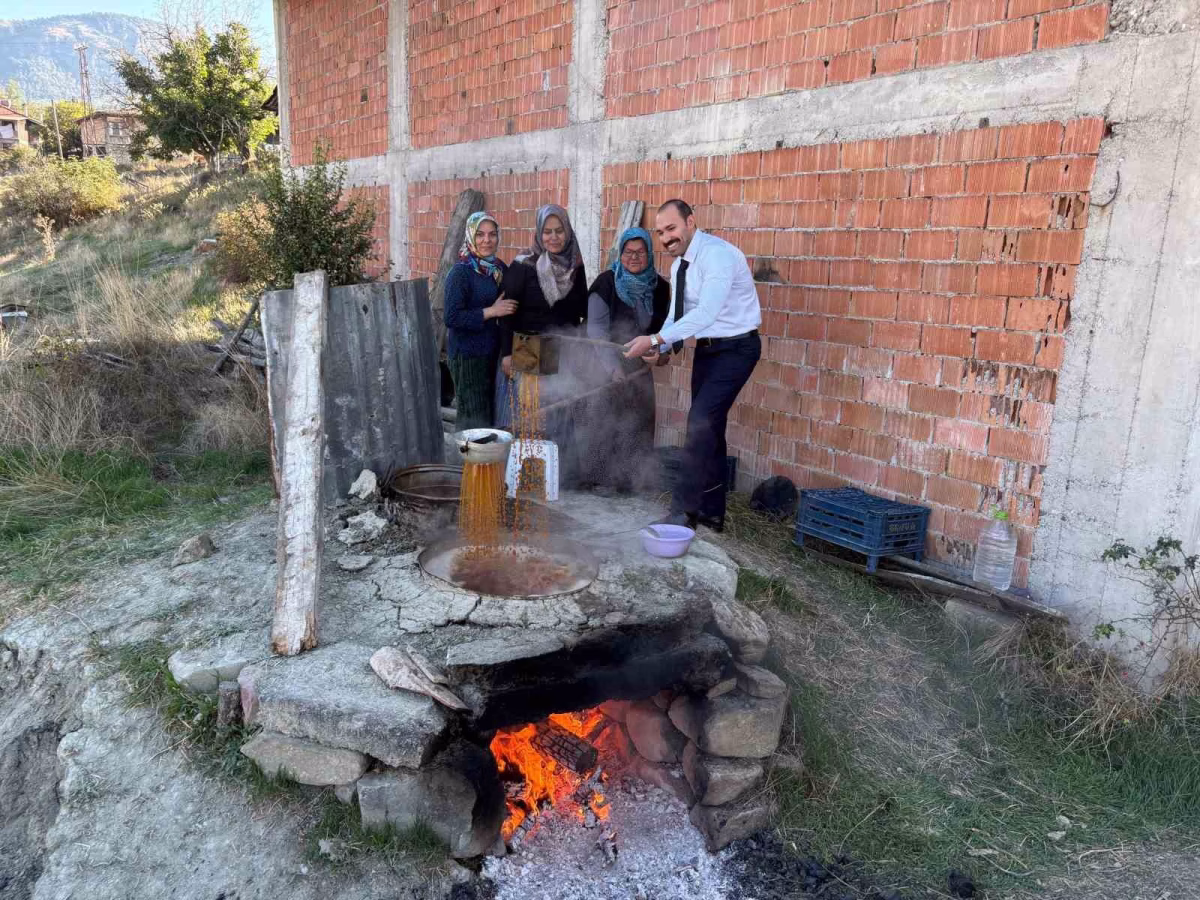 Kaymakam Güngör İmece Usulü Pekmez Kaynattı
