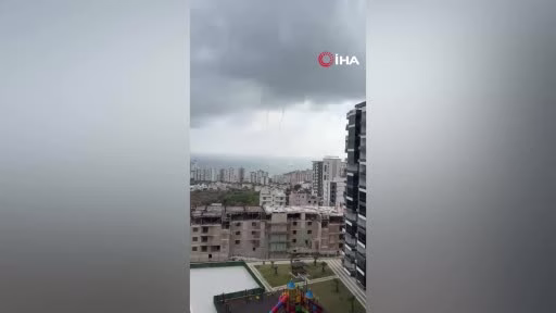 Mersin'de Akdeniz açıklarında çifte hortum