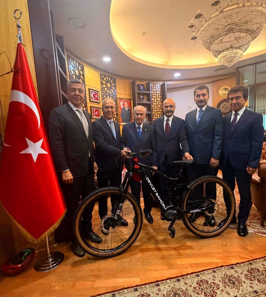 Bisiklet Federasyonundan Devlet Bahçeliyə Ziyaret