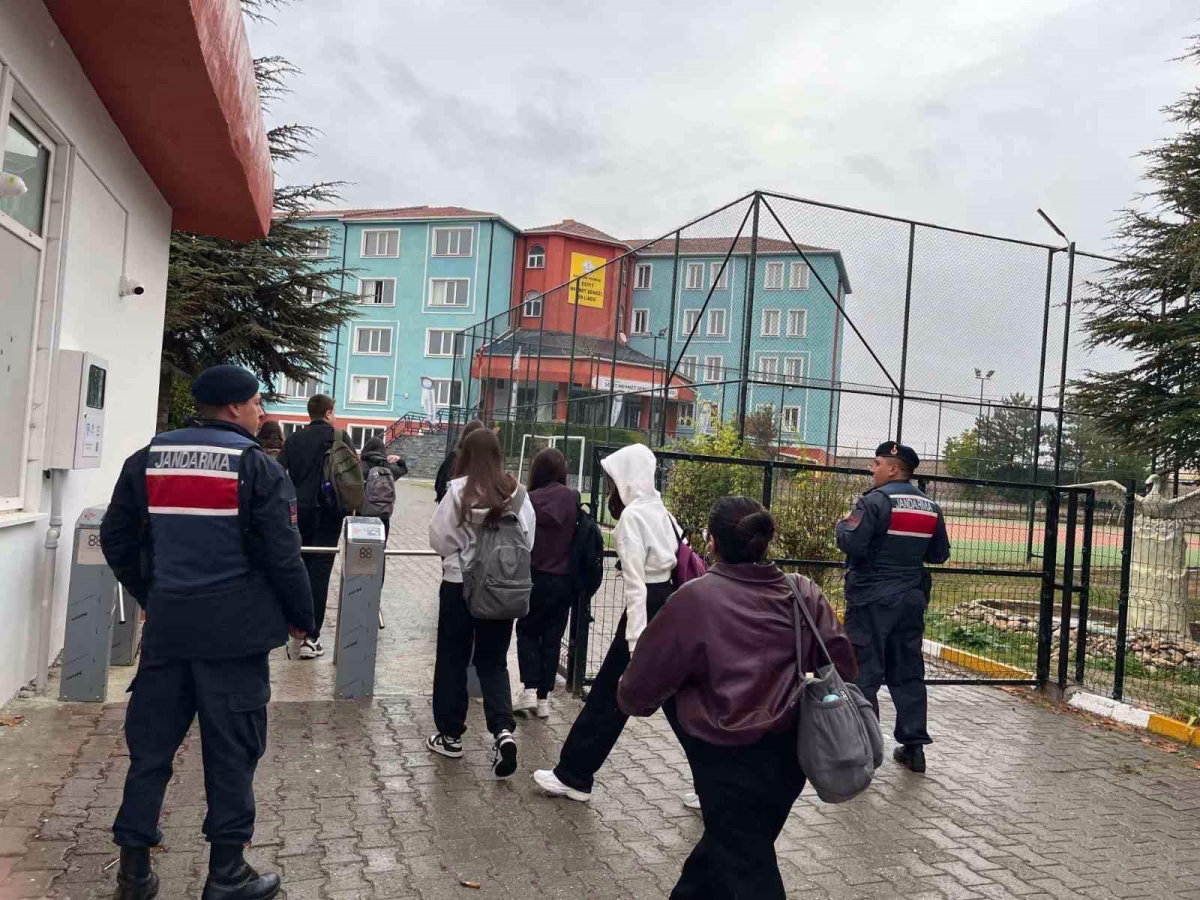 Eskişehir’de Jandarmadan Okul ve Servis Denetimi