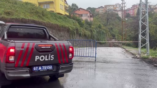 Karadeniz Ereğli'de Heyelan Nedeniyle Bina Tahliye Edildi
