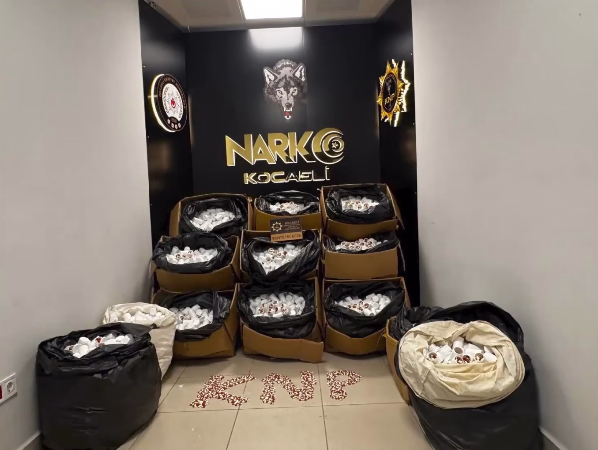 Kocaeli'de 338 Bin Sentetik Hap Ele Geçirildi