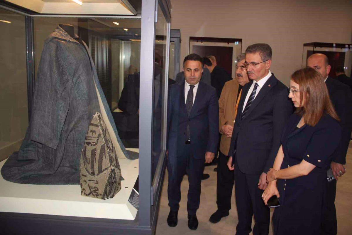 Mevlana'nın Hırkası Erzurum'da Sergileniyor
