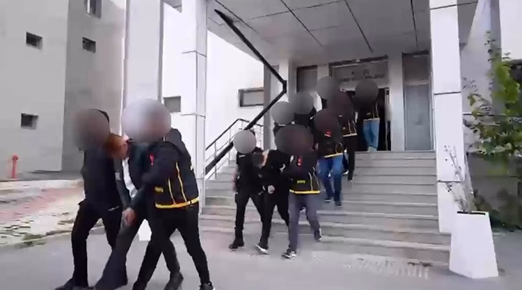 Van'da operasyon: 2.3 milyar liralık vurgun