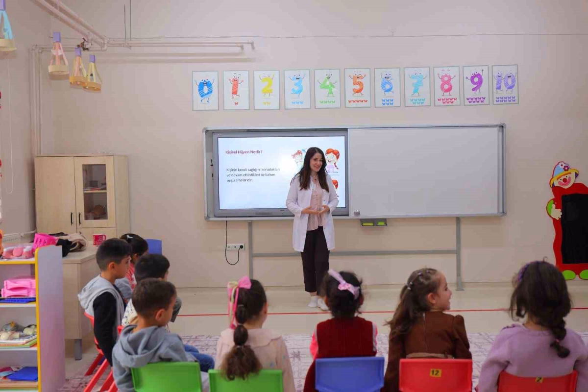 Bayburt'ta Öğrencilere Sağlık Eğitimi Verildi