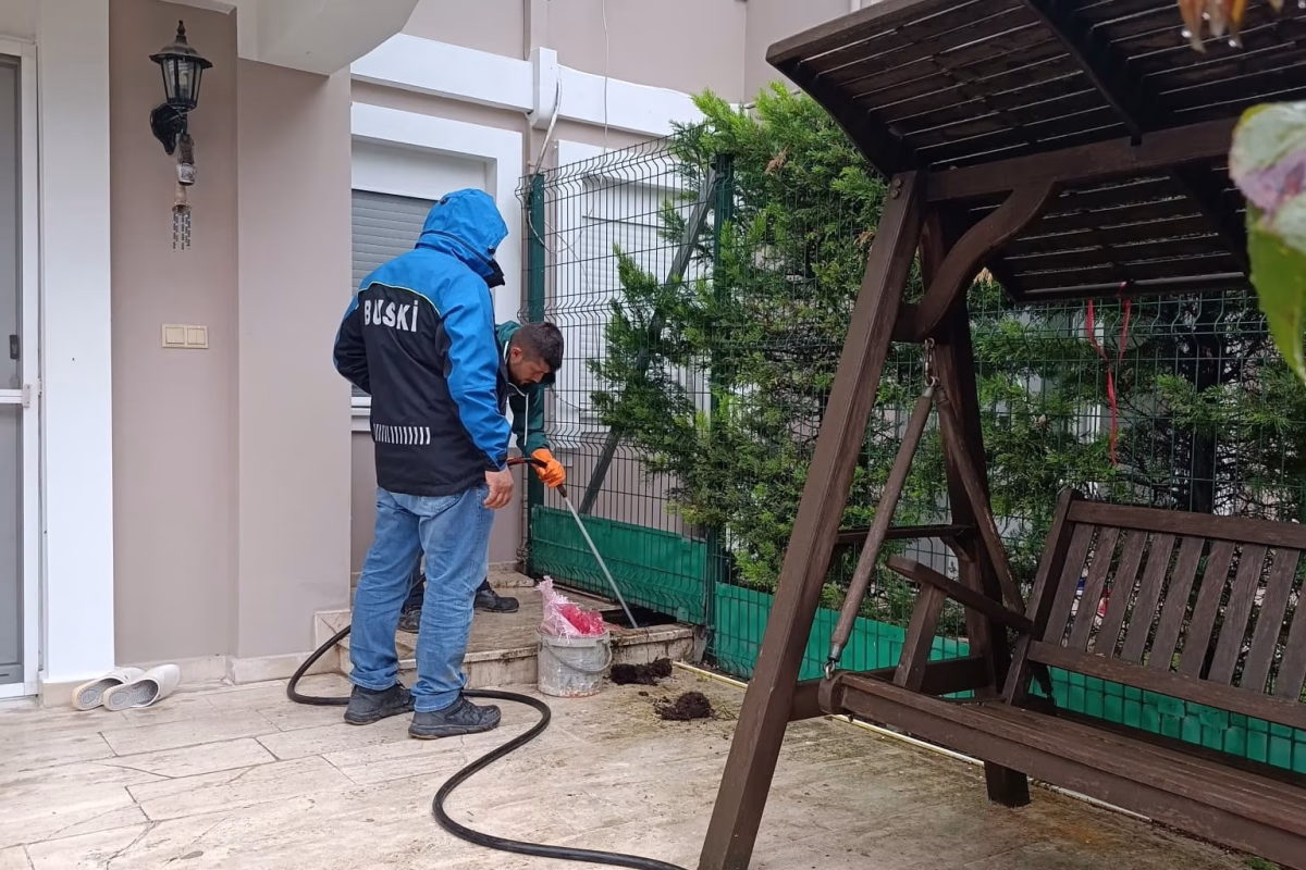 Bursa'da kuvvetli yağış mesaisi: 645 olay