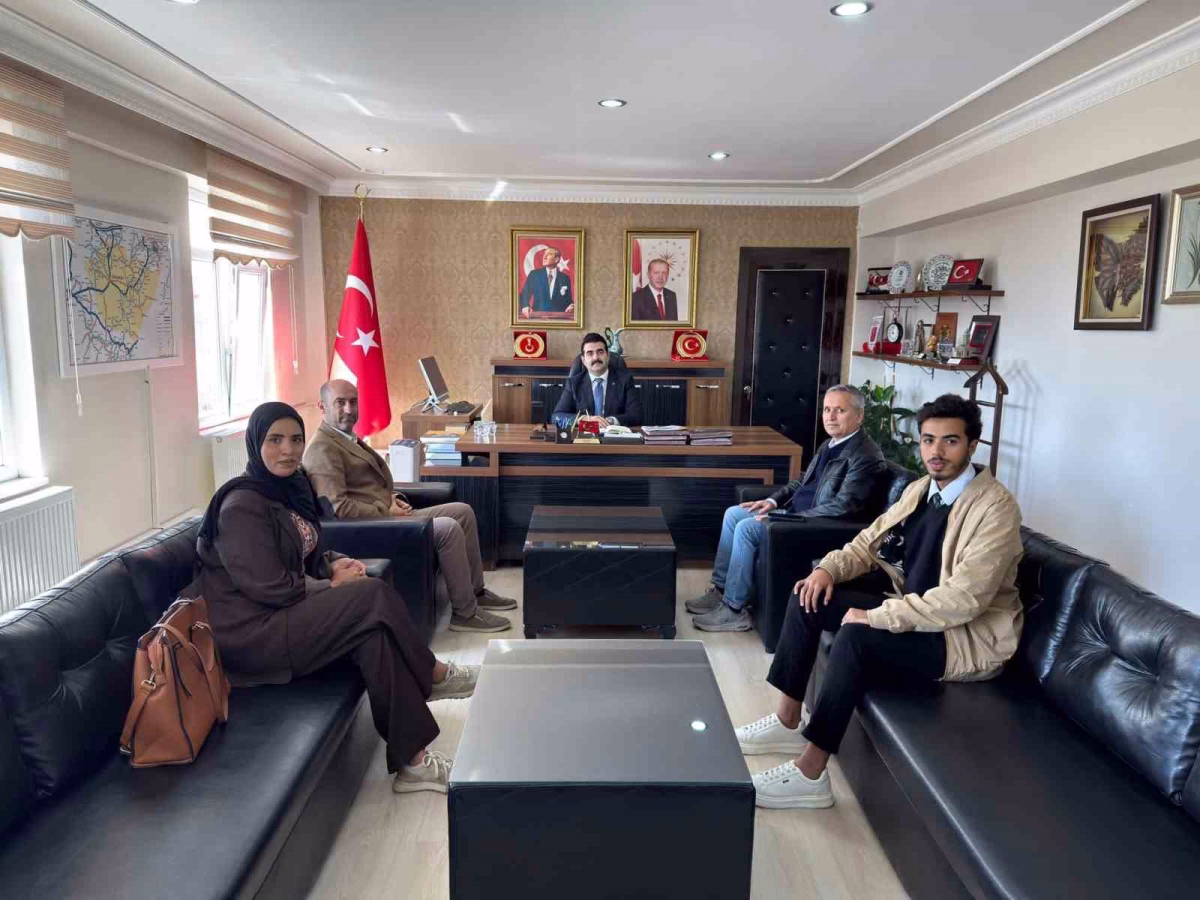 Cezayirli öğrenciler Tomarza’da temaslarda bulundu