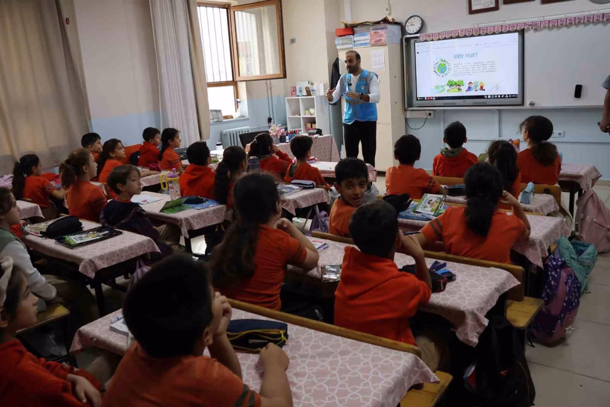 Haliliye'de öğrencilere çevre ve sıfır atık eğitimi