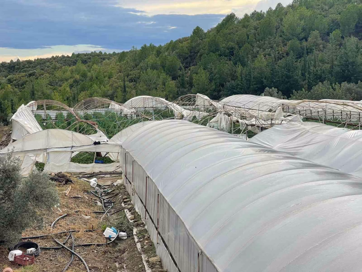 Manavgat’ta Hortum Seraları Yerle Bir Etti