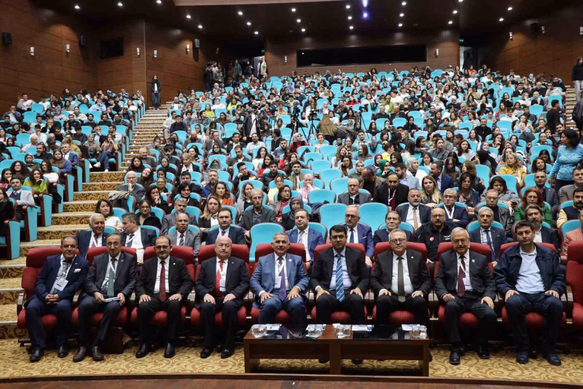 Uşak'ta Sürdürülebilir Enerji Çalıştayı başladı