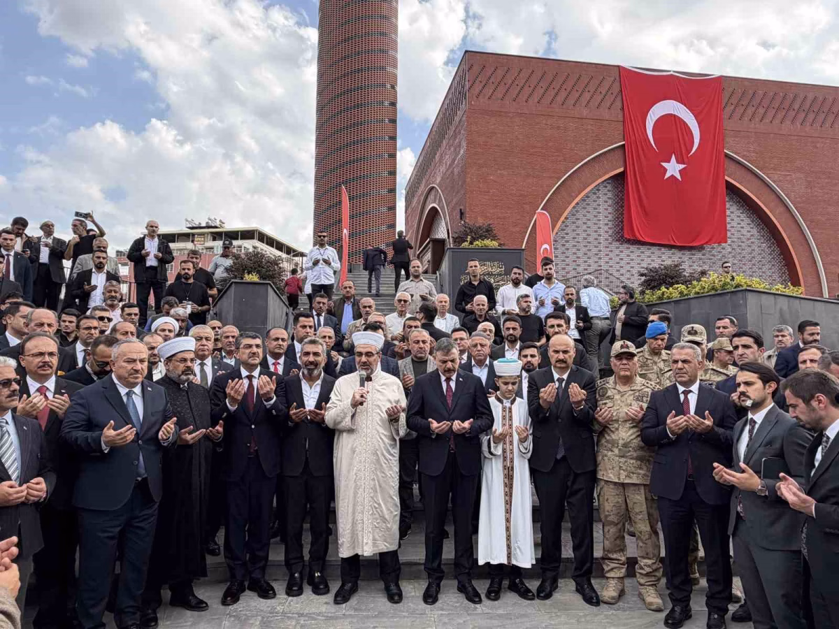 Bakan Çiftçi Batman'da Cami Açtı
