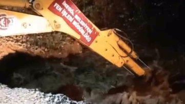 Bursa'da çöken köprüde mahsur kalanlar kurtarıldı