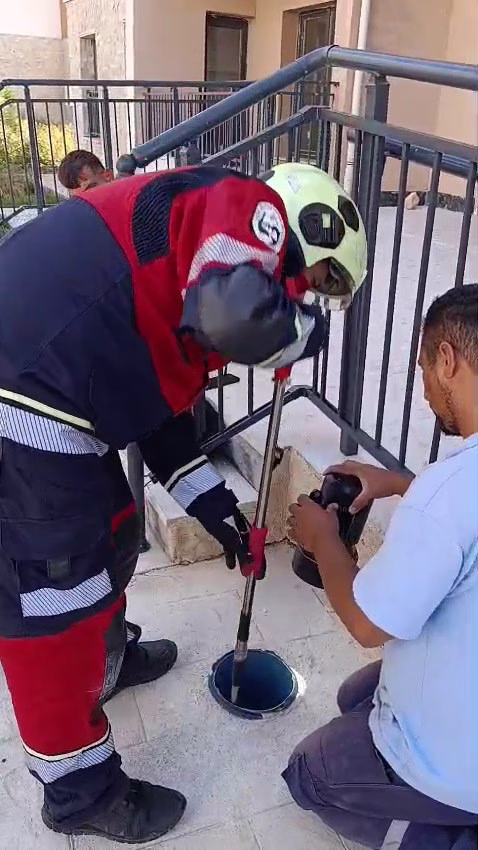 Havalandırma Borusuna Düşen Kedi Kurtarıldı