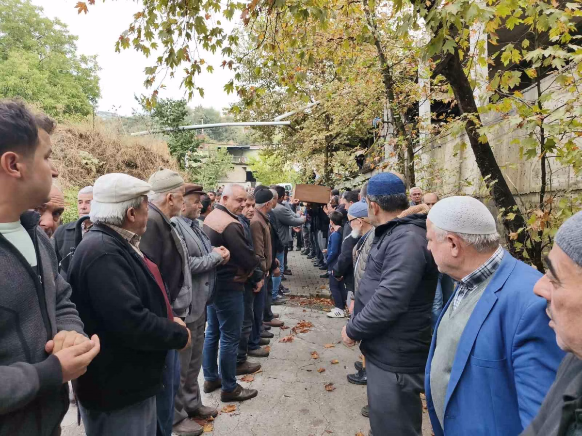 Kalp Krizi Geçiren 11 Yaşındaki Hamza Vefat Etti