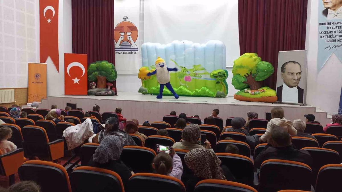 Kaptan Pengu Havza’da Çocuklarla Buluştu