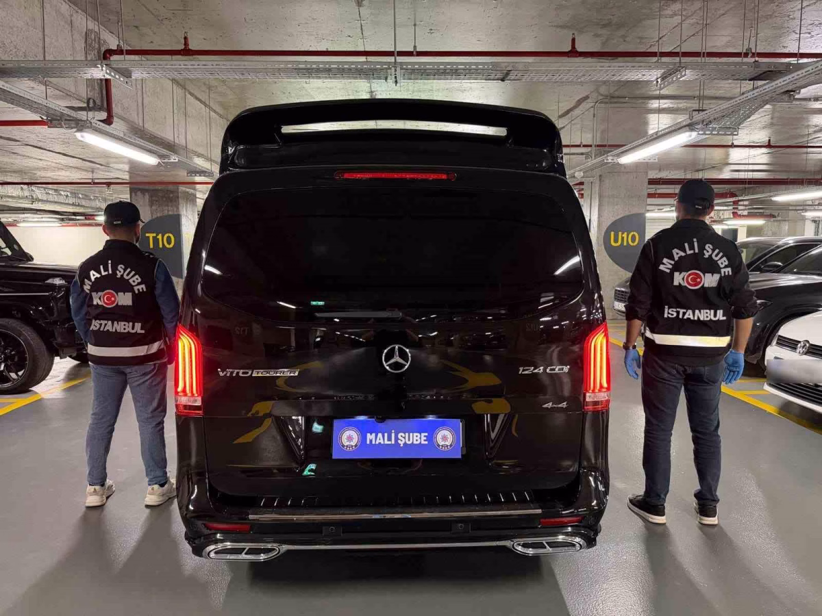 Kırmızı bültenle aranan şüphelinin araçlarına el konuldu