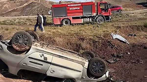 Siirt'te Otomobil Takla Attı: 5 Yaralı
