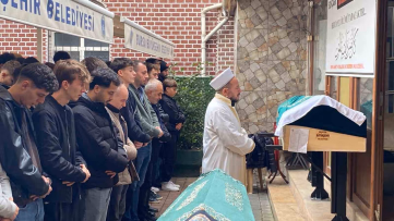 Bıçaklı kavgada ölen genç toprağa verildi