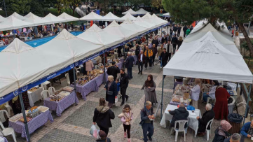 Bursa'da Meydan Kadınların Dayanışma Pazarı kuruldu