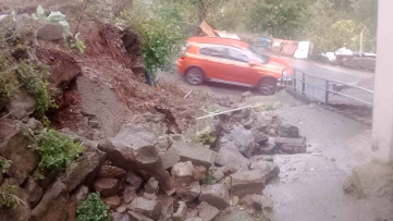 Ereğli'de aşırı yağış duvarı çökertti