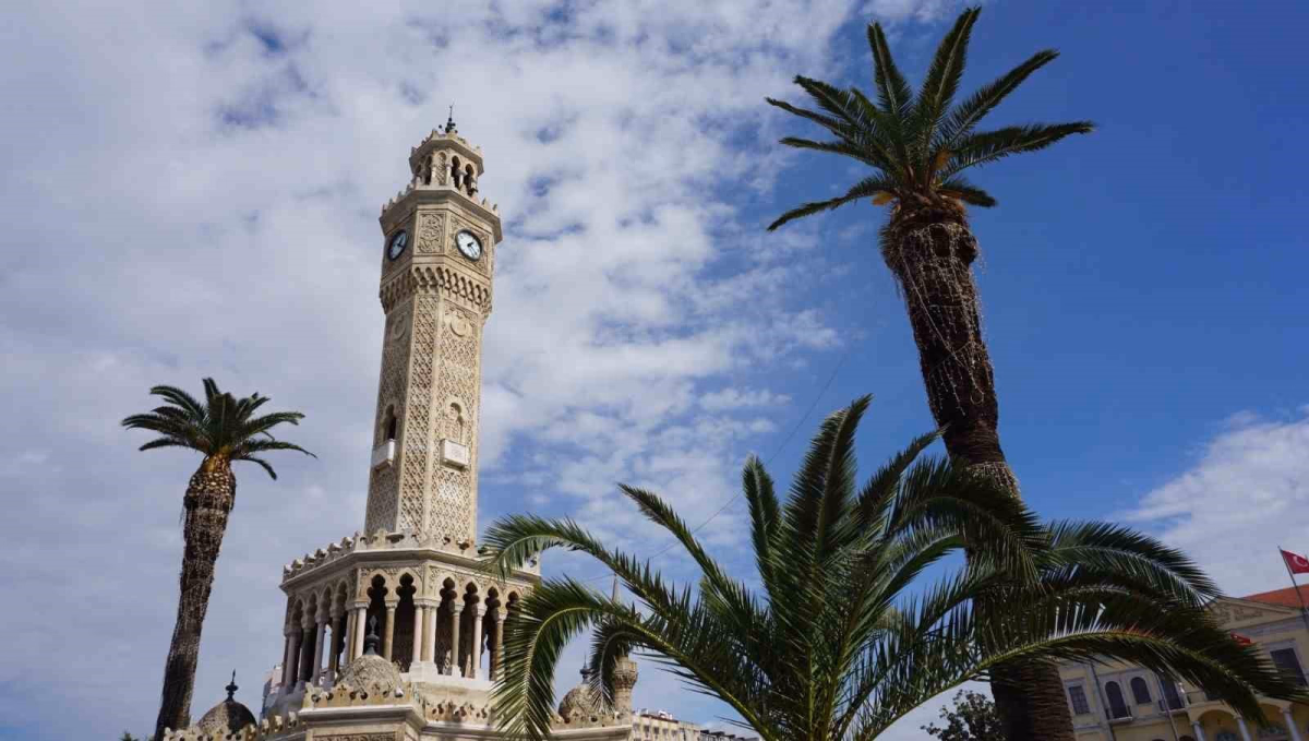 İzmir Saat Kulesi 125 Yıldır Ayakta
