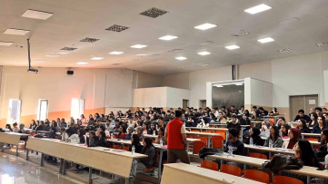 Kars'ta Öğrencilere Güvenli Gelecek Semineri