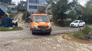Kocaeli’de Sele Kapılan Cipteki Kişiler Aranıyor