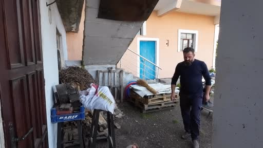 Odunlukta Başlayan Hayalini Sanata Dönüştürdü