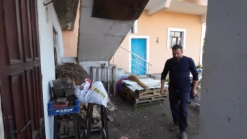 Odunlukta Başlayan Hayalini Sanata Dönüştürdü