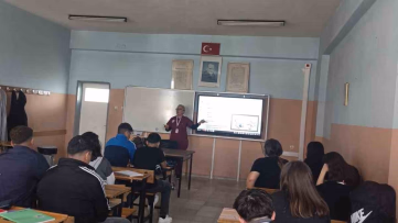 Öğrencilere Diyabet ve Obezite Eğitimi Verildi