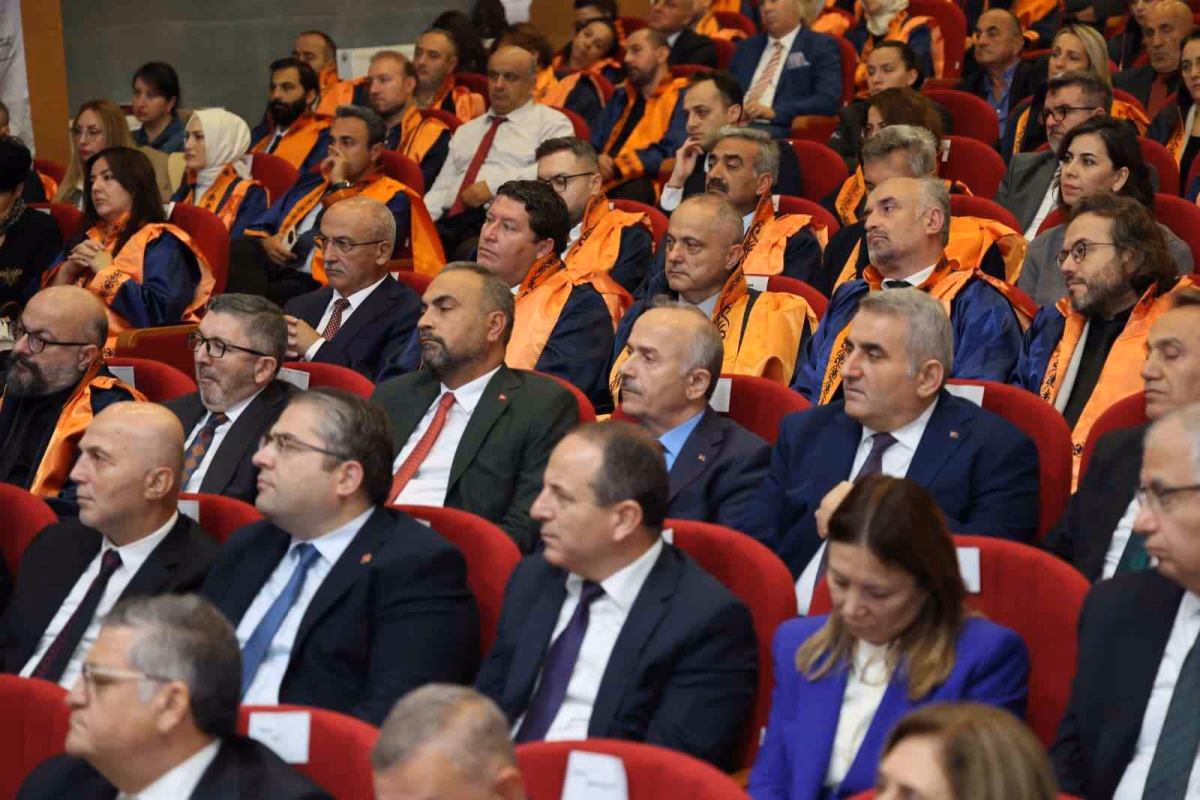 Rektör Akkaya Sinop'taki YÖK Programlarına Katıldı