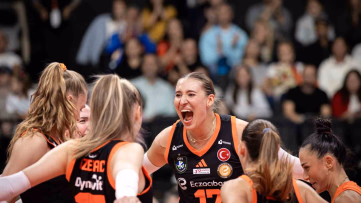Sultanlar Ligi'nde Eczacıbaşı VakıfBank'a Yenildi