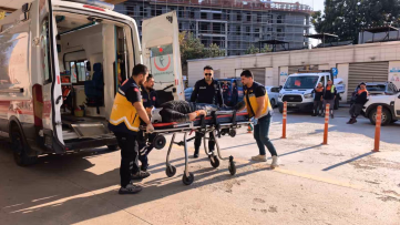 Ampul değiştirmek isterken düşen iş yeri yaralandı