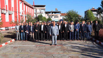 Başkan Özel Muhtarlar Günü'nü Kutladı
