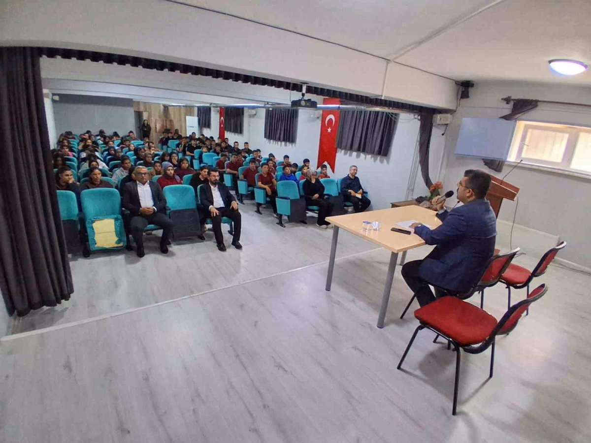 Bozdoğan'da Öğrencilere Camilerin Önemi Anlatıldı