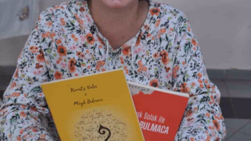 Burhaniyeli Sanatçı Kitaplarını Tanıttı