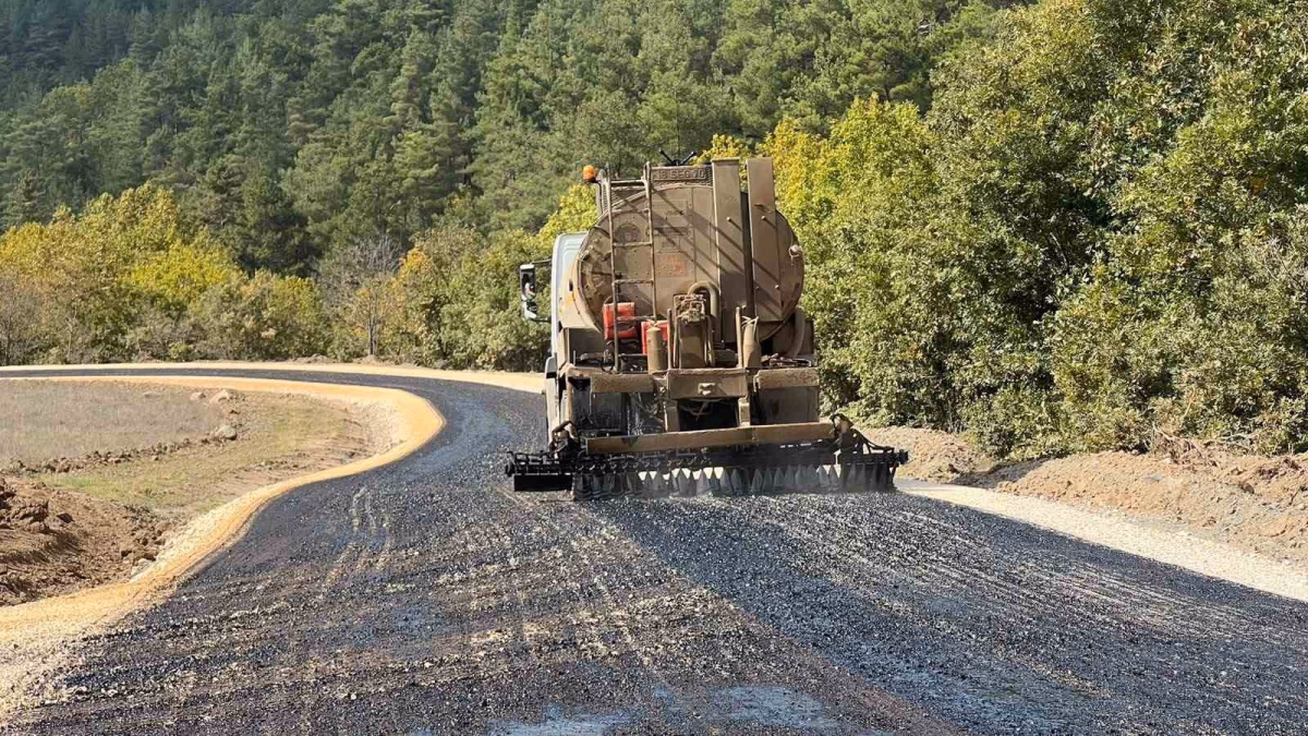 Bursa Osmangazi'de On Kilometrelik Yol Yenilendi