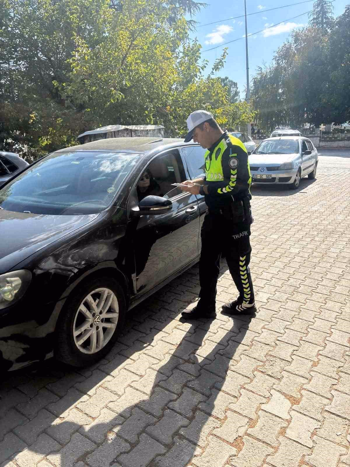 Çal'da polisten trafik ve dolandırıcılık uyarısı