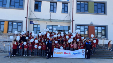 Hayata Renk Verelim projesi öğrencilere ulaşıyor