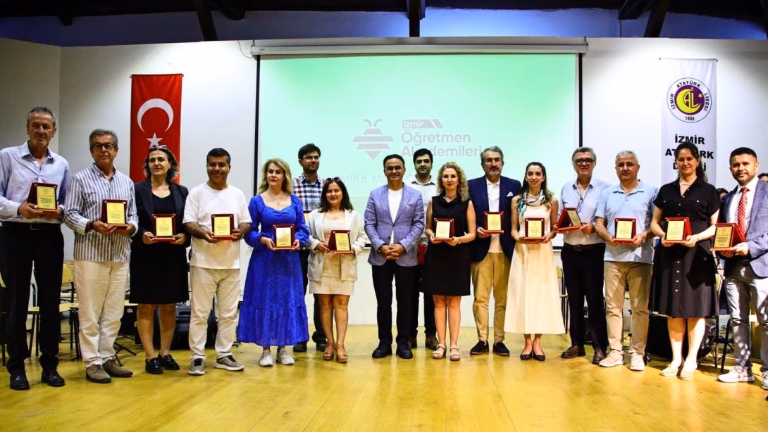 İzmir Öğretmen Akademileri Yeni Dönemi Başlıyor