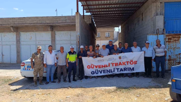 Jandarmadan traktör sürücülerine güvenli trafik eğitimi